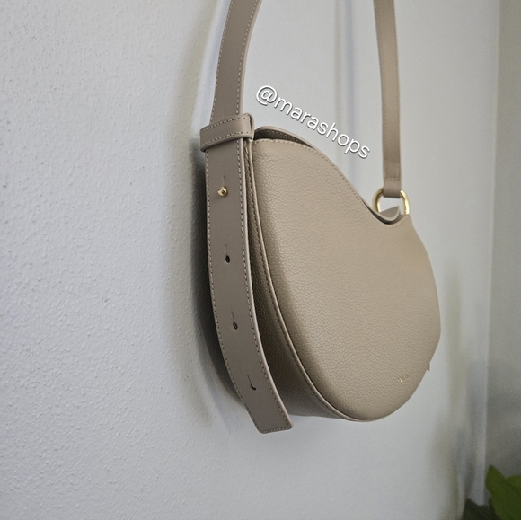 Polene Textured Taupe Tonca Bag - Picture 4 of 10